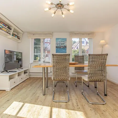 Hugo-eckener Apartment