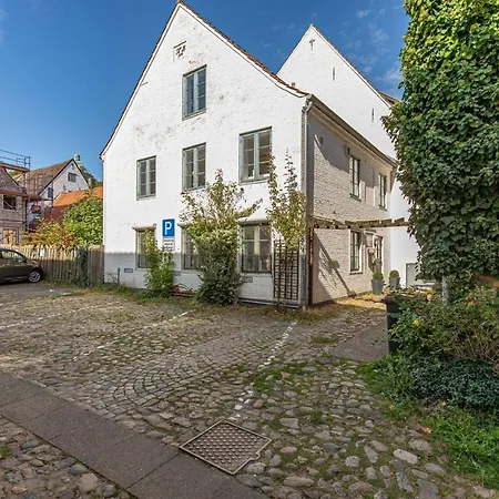 Hugo-eckener Apartment *